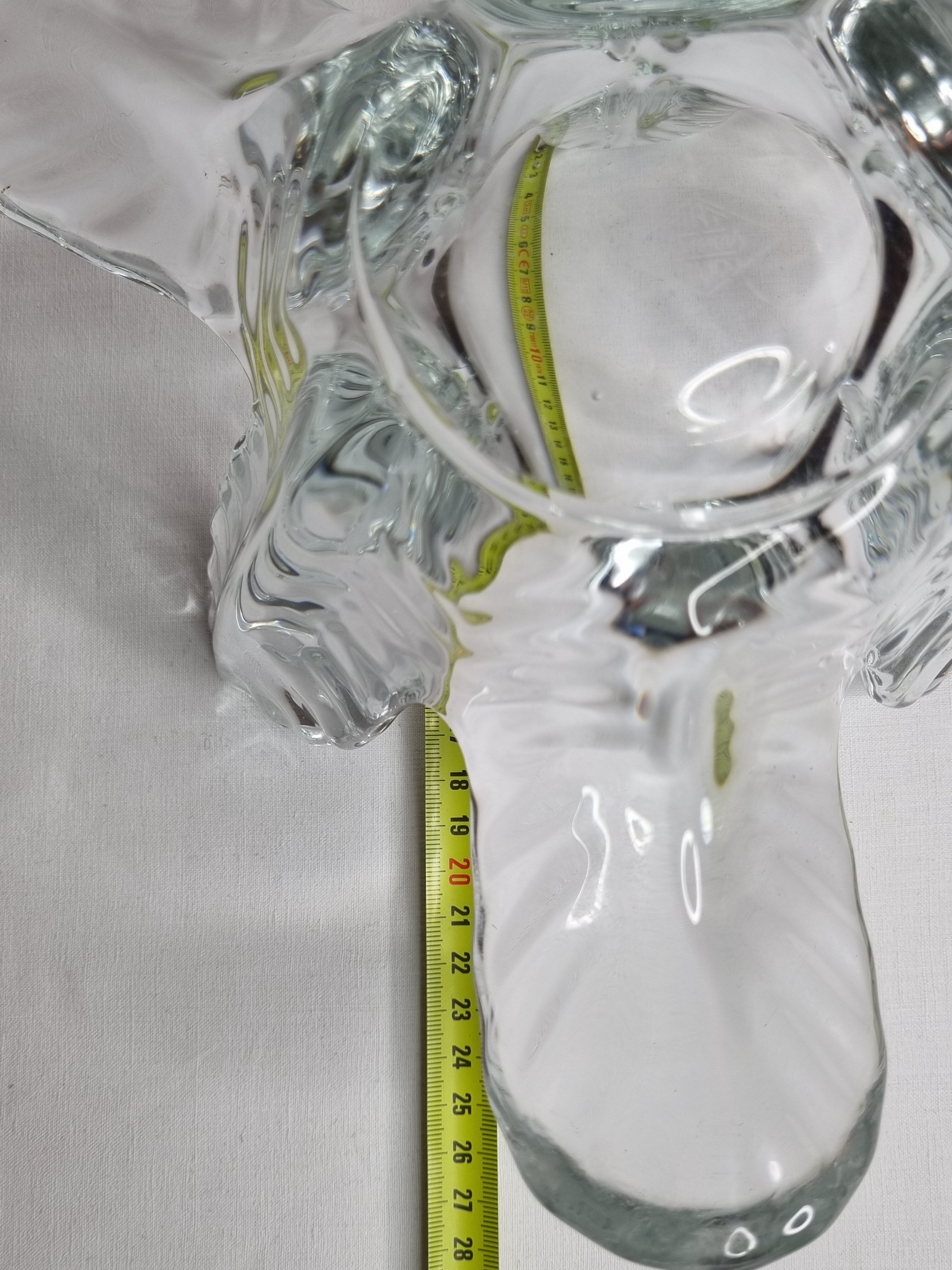 Vegetable-shaped valve crystal centerpiece