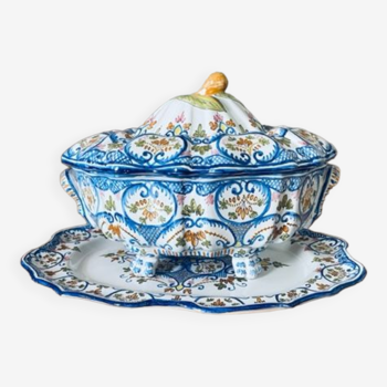 Tureen with top, earthenware decorated Rouen