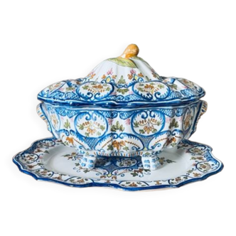 Tureen with top, earthenware decorated Rouen