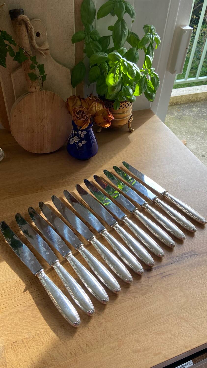 12 large Christofle Ribbons silver metal knives