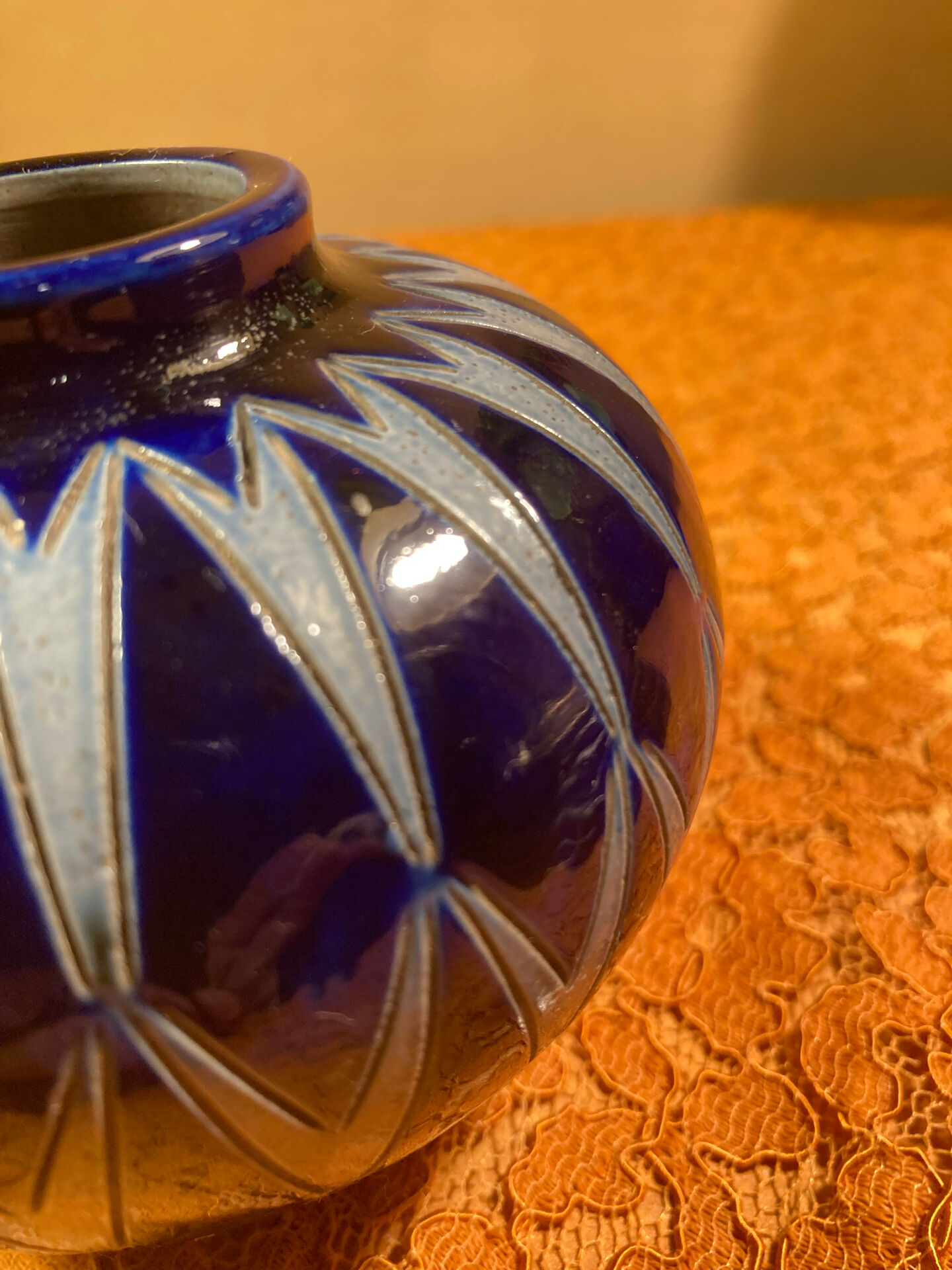 Miniature round vase Art Deco Hubert Krumeich