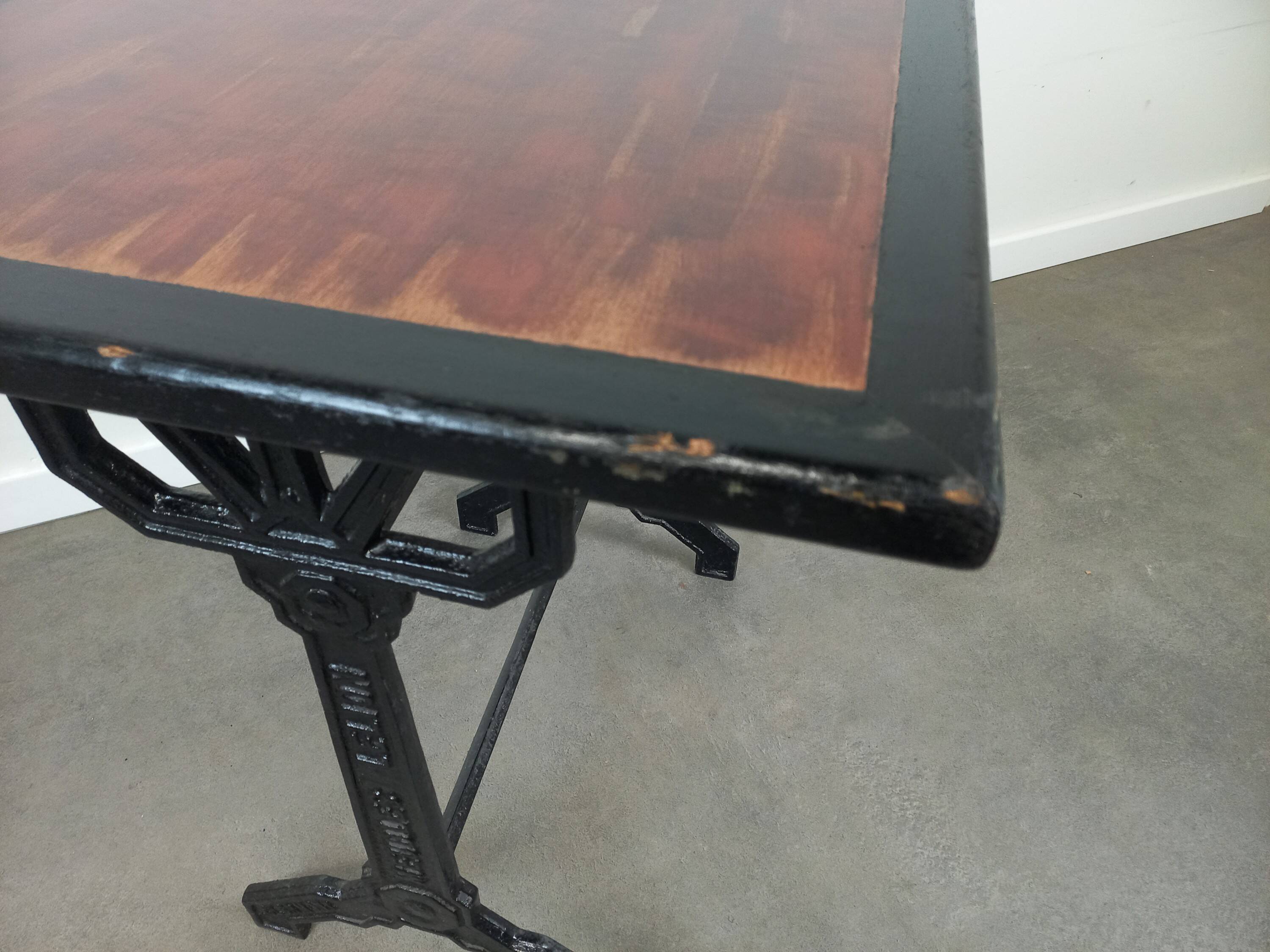 Table bistrot art déco