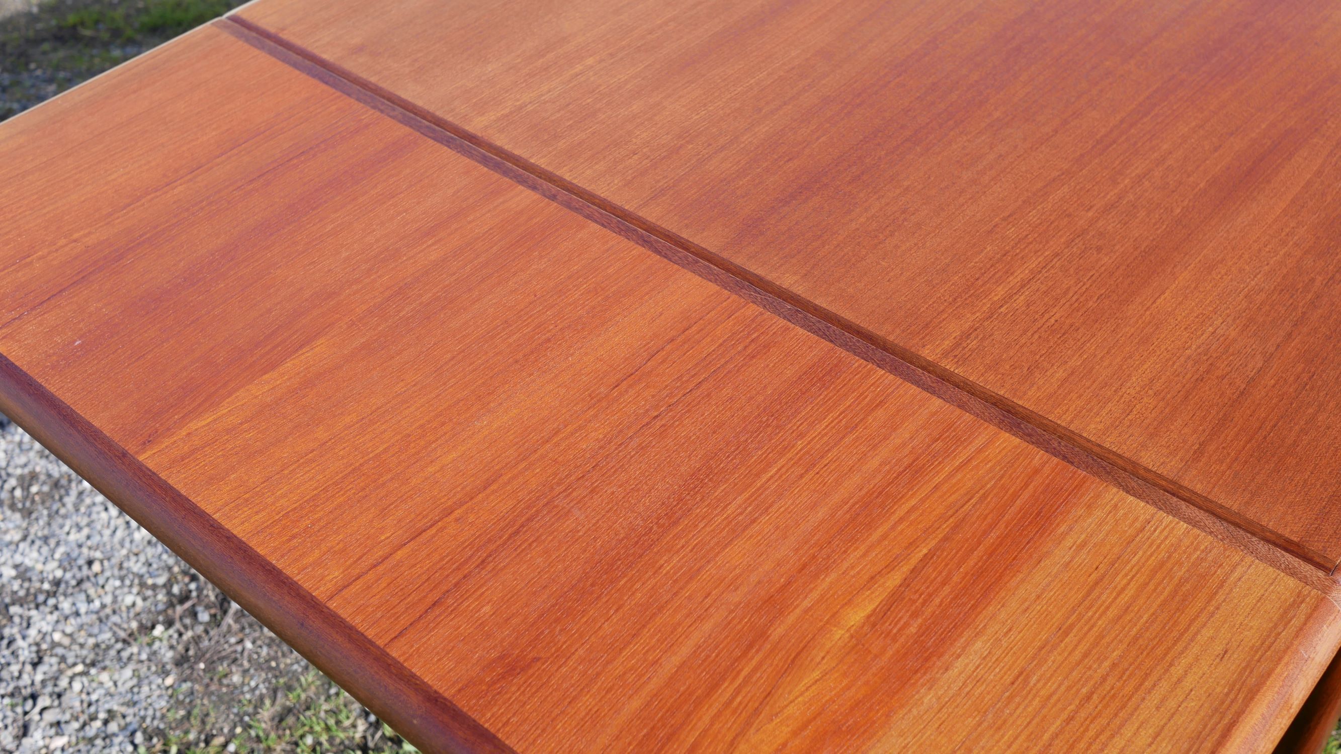Table de repas scandinave en teck