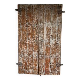 Portes en bois blanchi