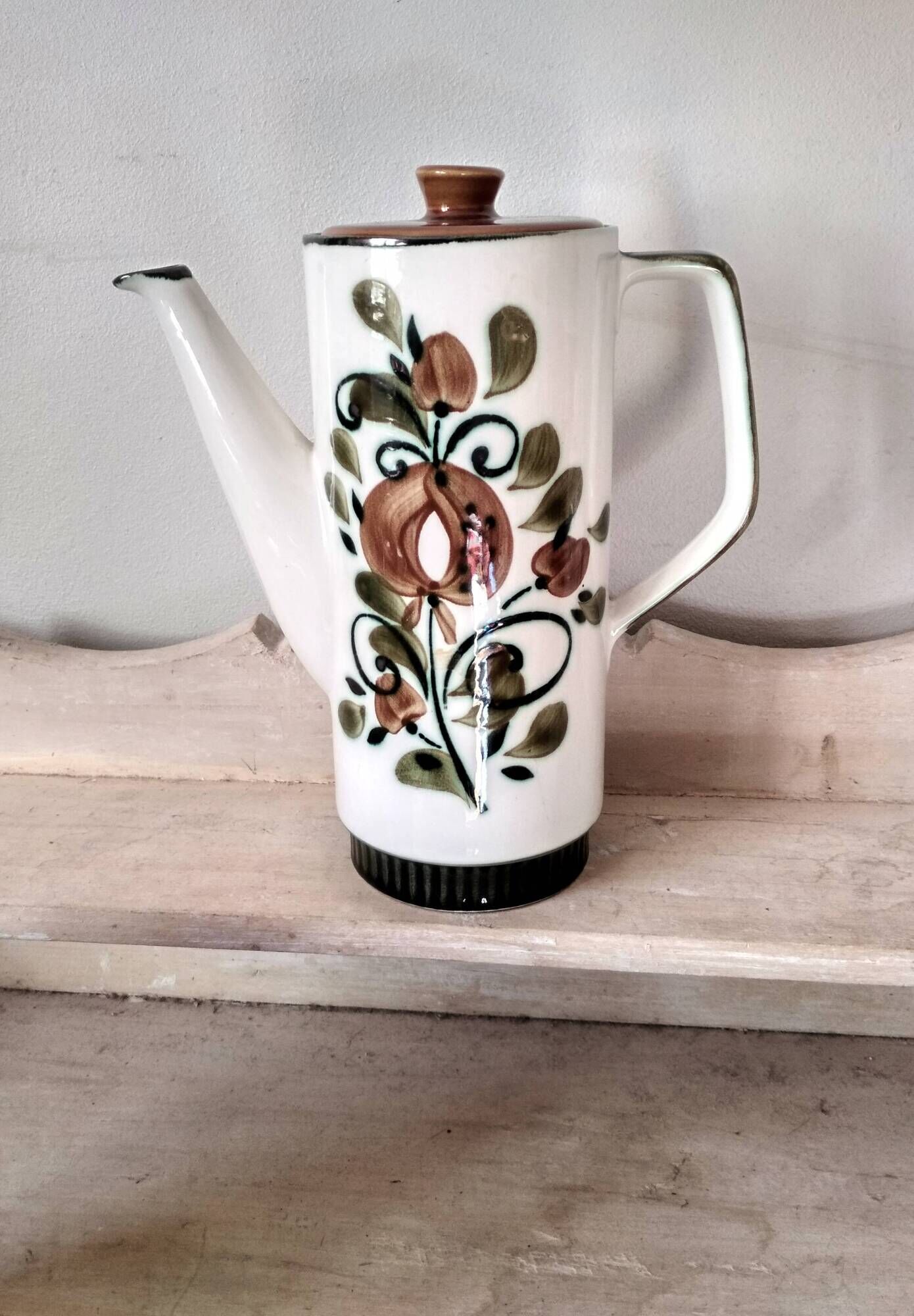Teapot porcelain Boch La Louvière, Belgium "Argenteuil" year 1960