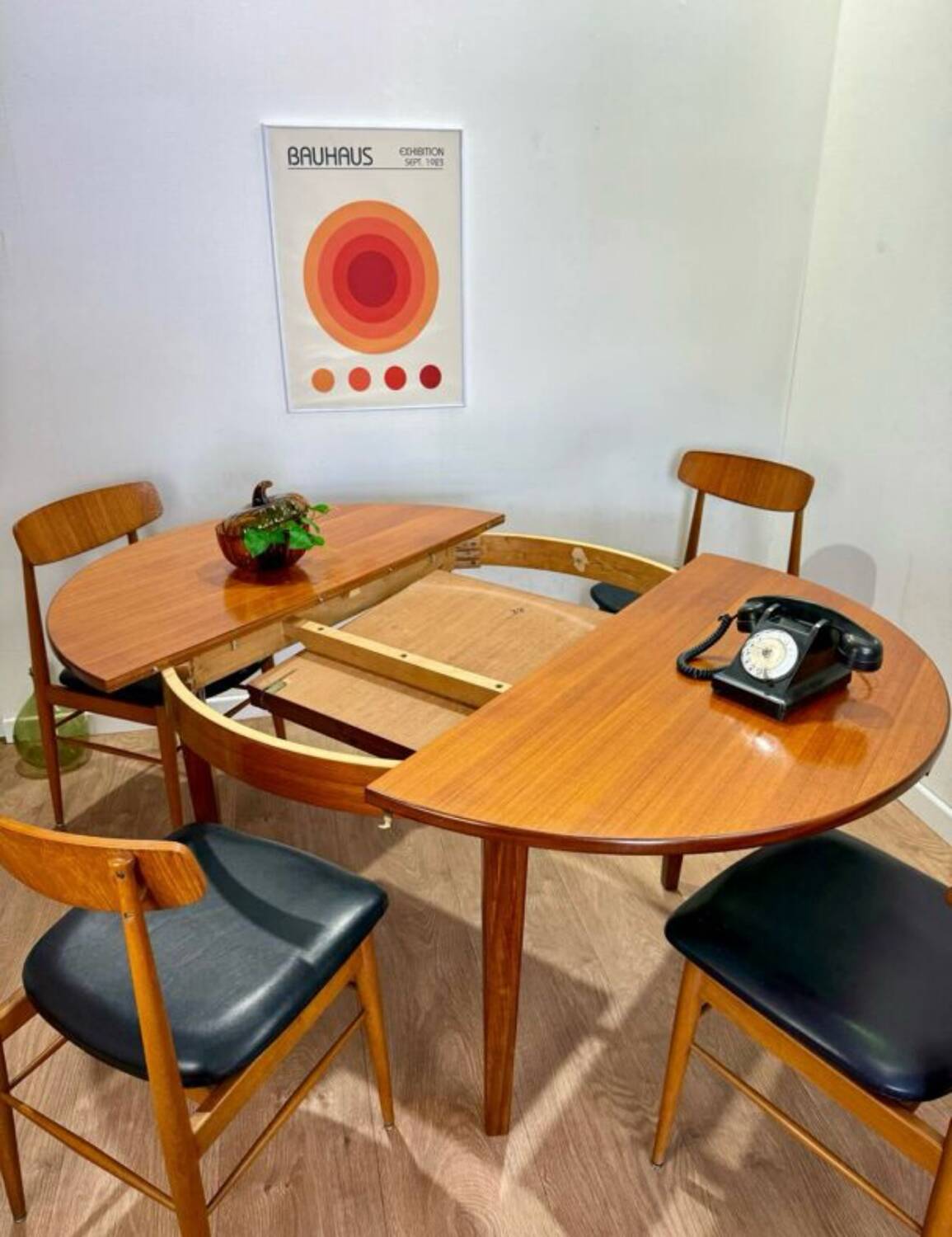 Table ronde avec ses rallonges
