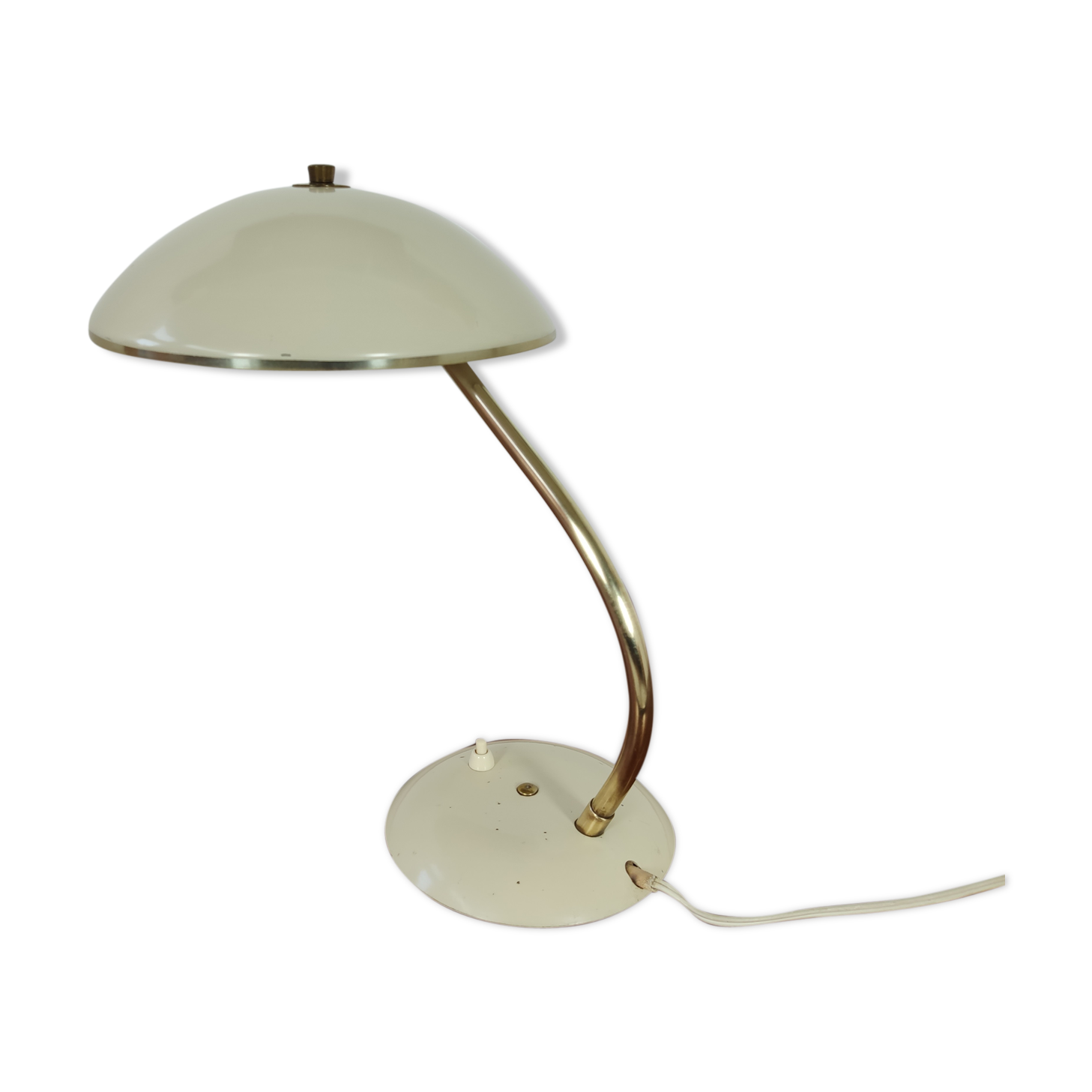 Brass and metal-laying lamp