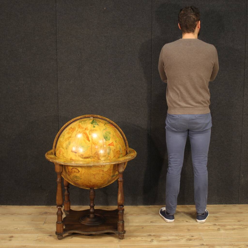 Great globe in wood from 70s