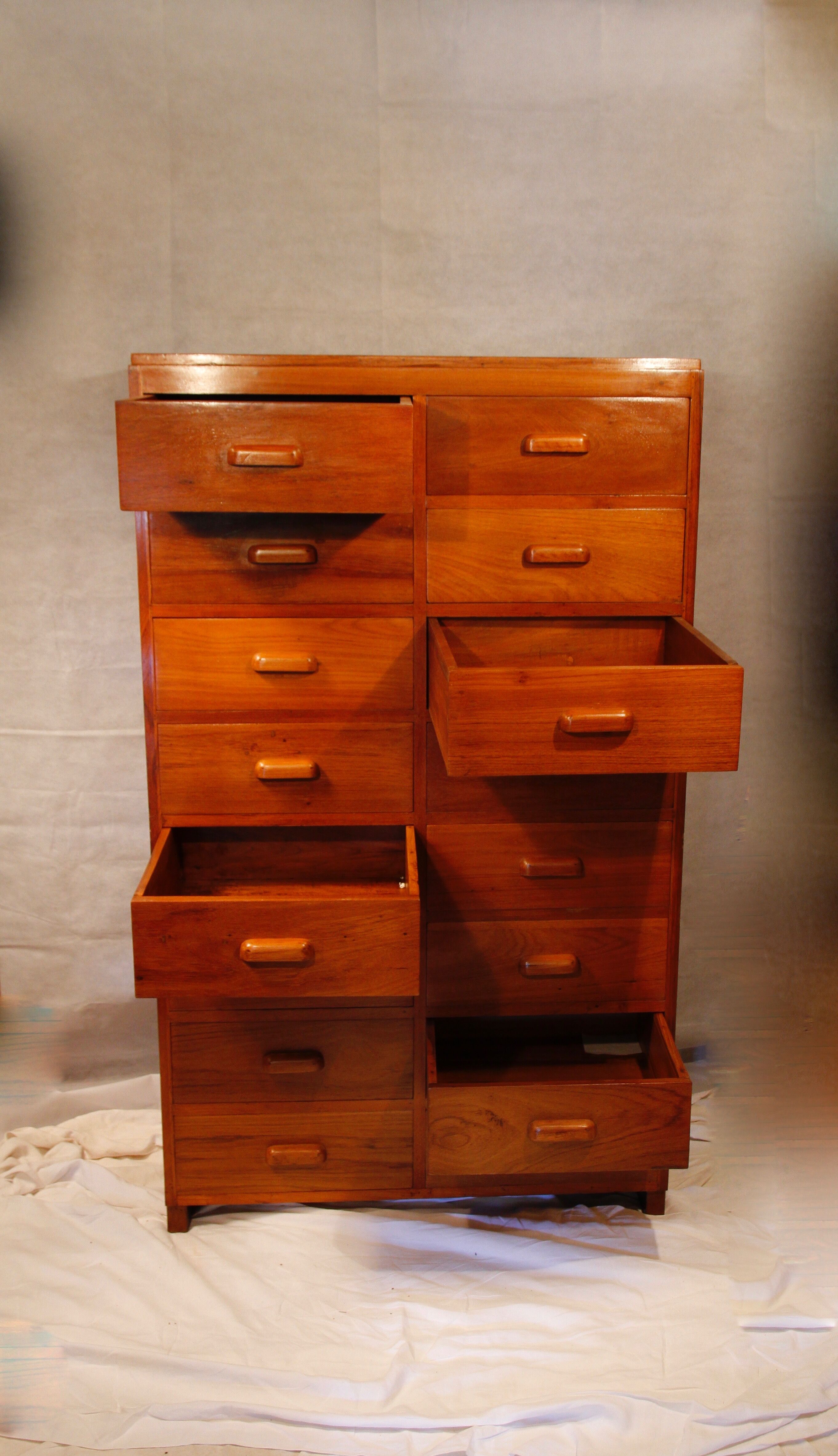 Chiffonnier / Meuble de rangement à tiroirs, XXe siècle (1950 – 1960)