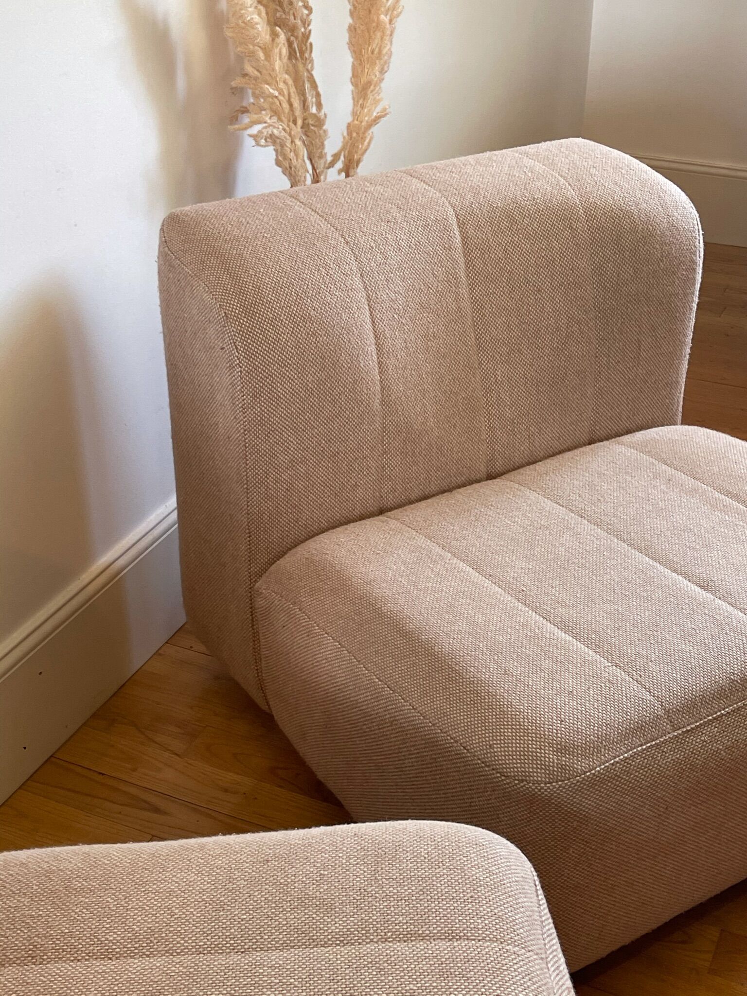 Pair of "Novemila" armchairs by Tito Agnolin Arflex