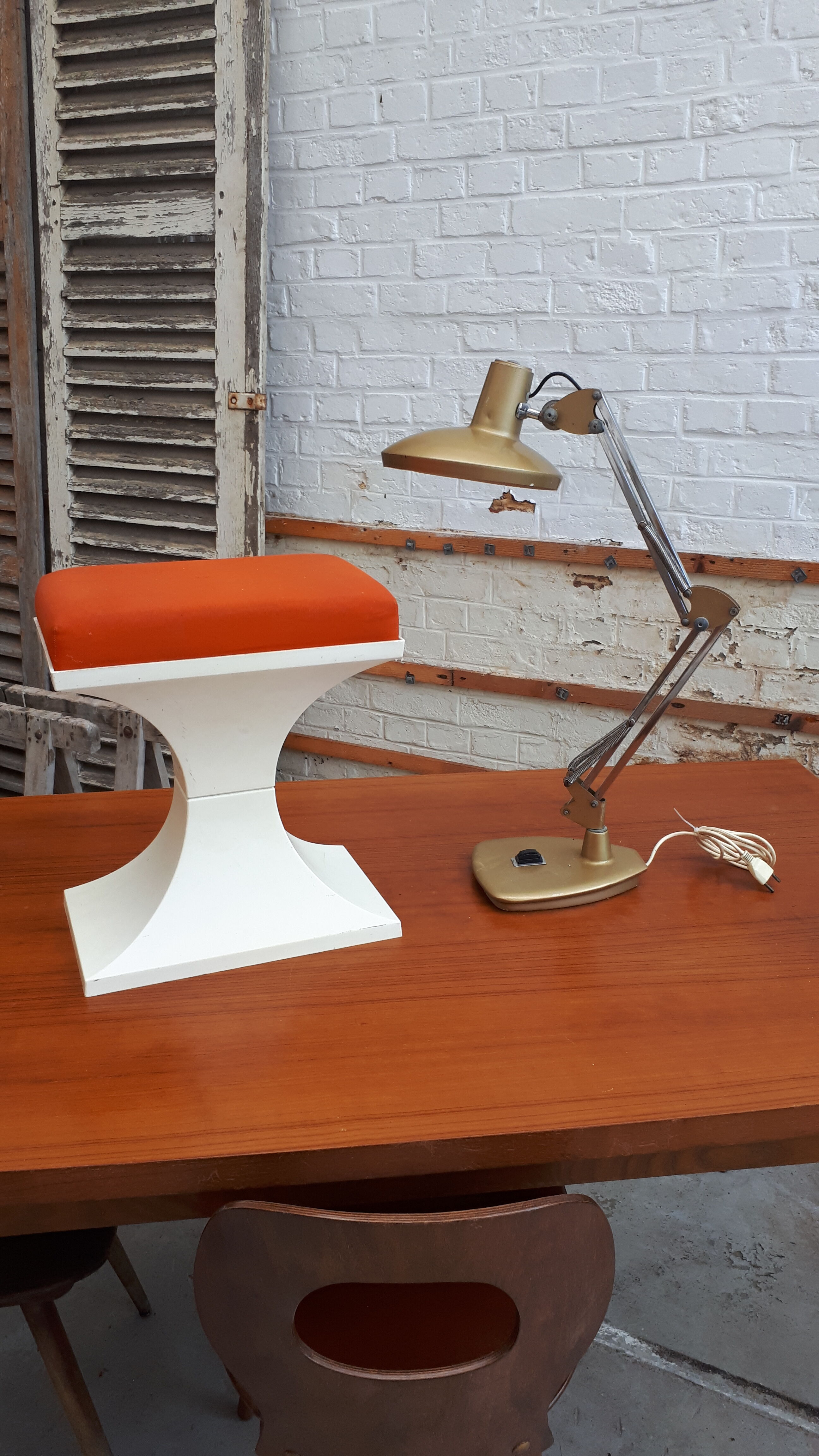 70's white and orange Prisunic Tabouret