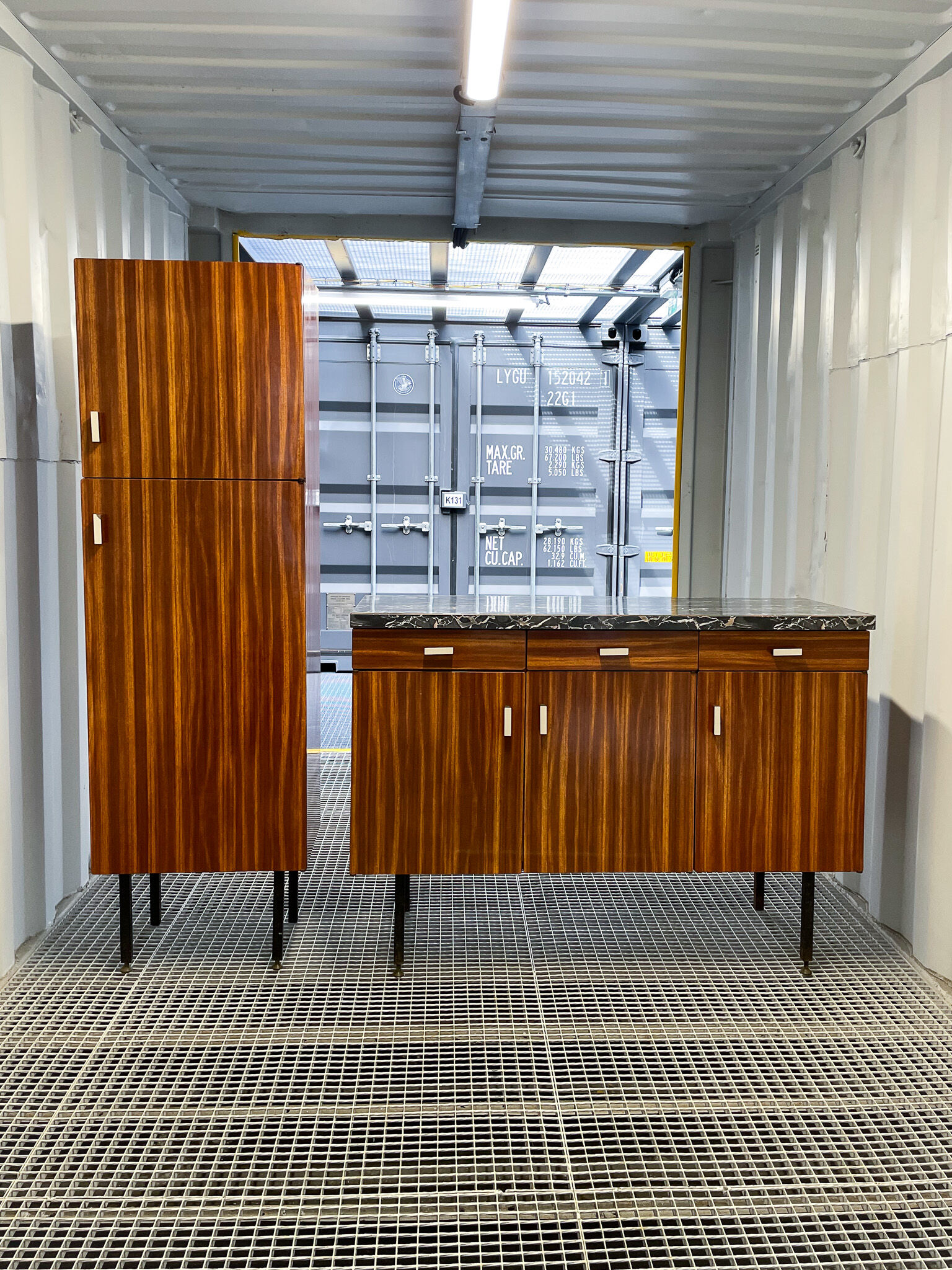 Complete kitchen in formica from the 60s