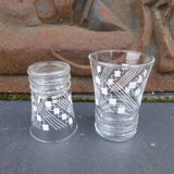 Service a liqueur composé de 7 verres a motifs géométriques et d un plateau