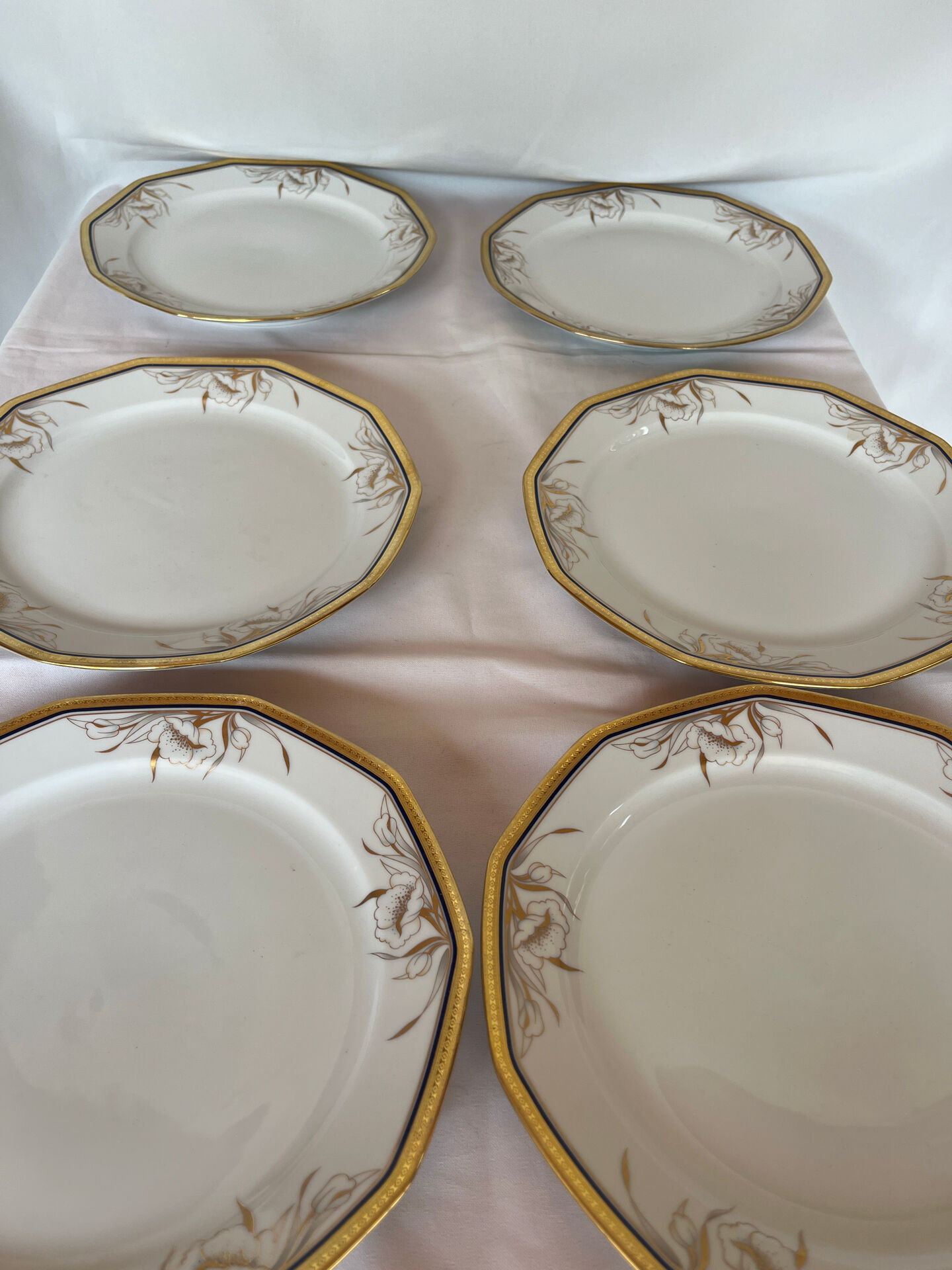 Porcelain plates