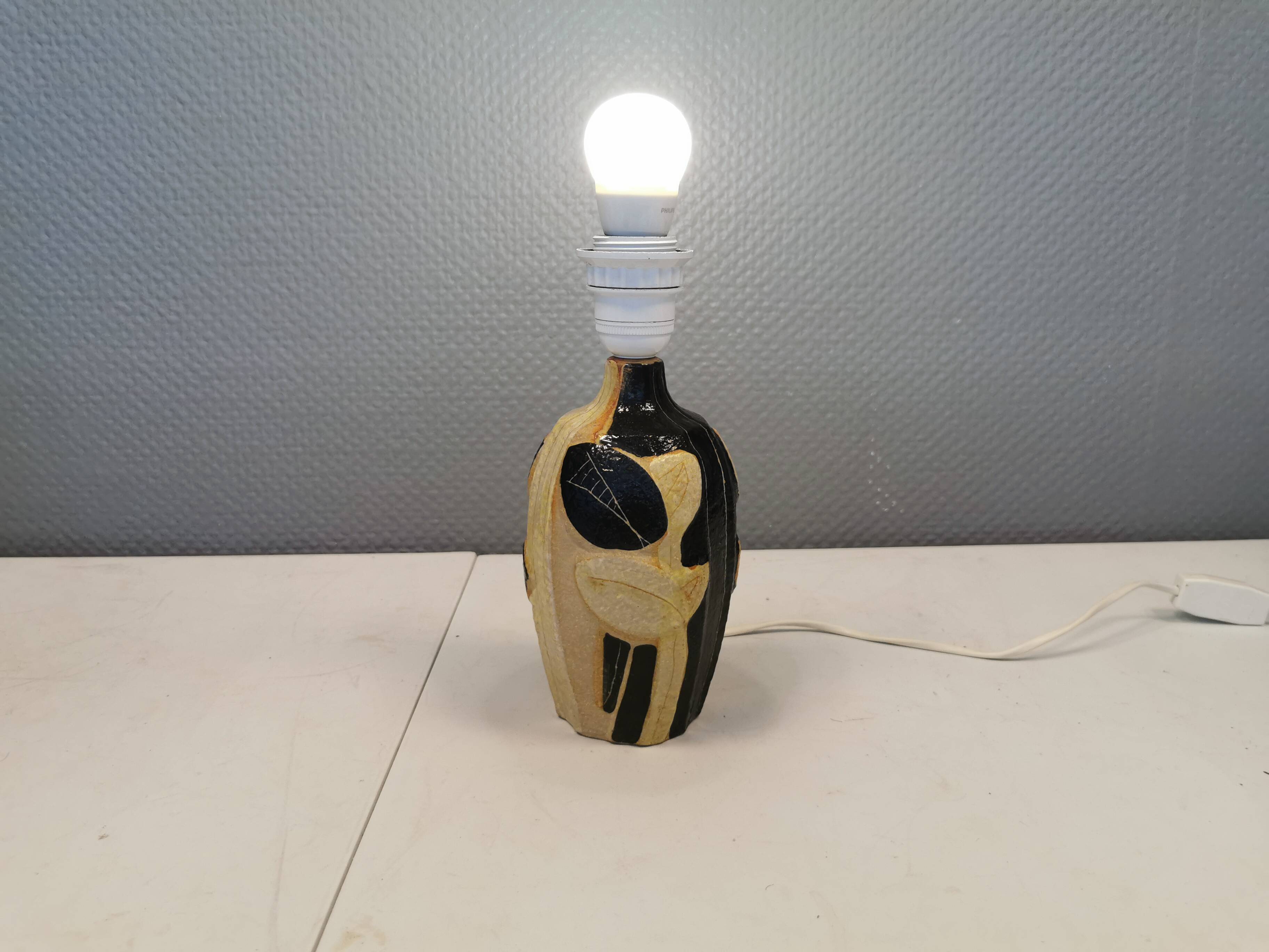 Rare tulip Søholm table lamp in ceramic by Noomi Backhausen 1970s.