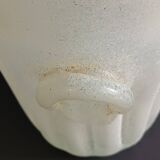 Beige fluted ear-shaped glass paste bucket