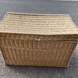 Wicker trunk