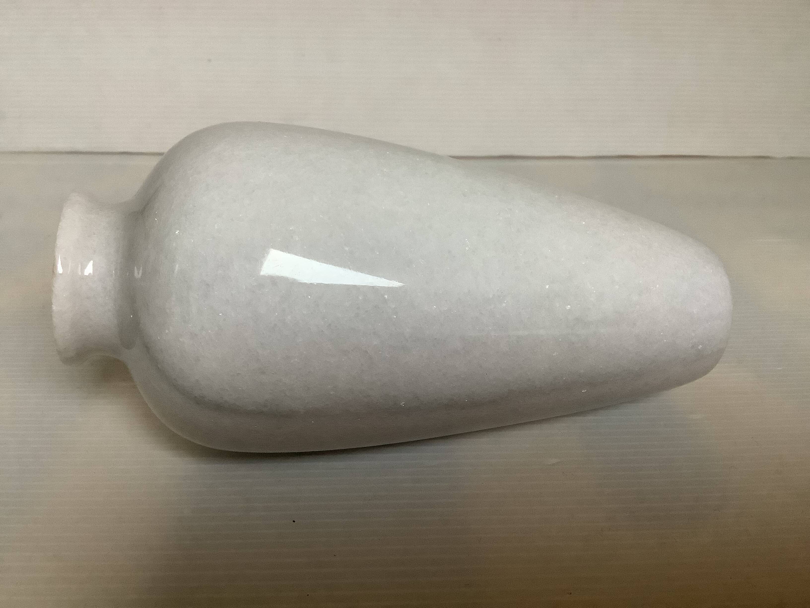Vase en marbre