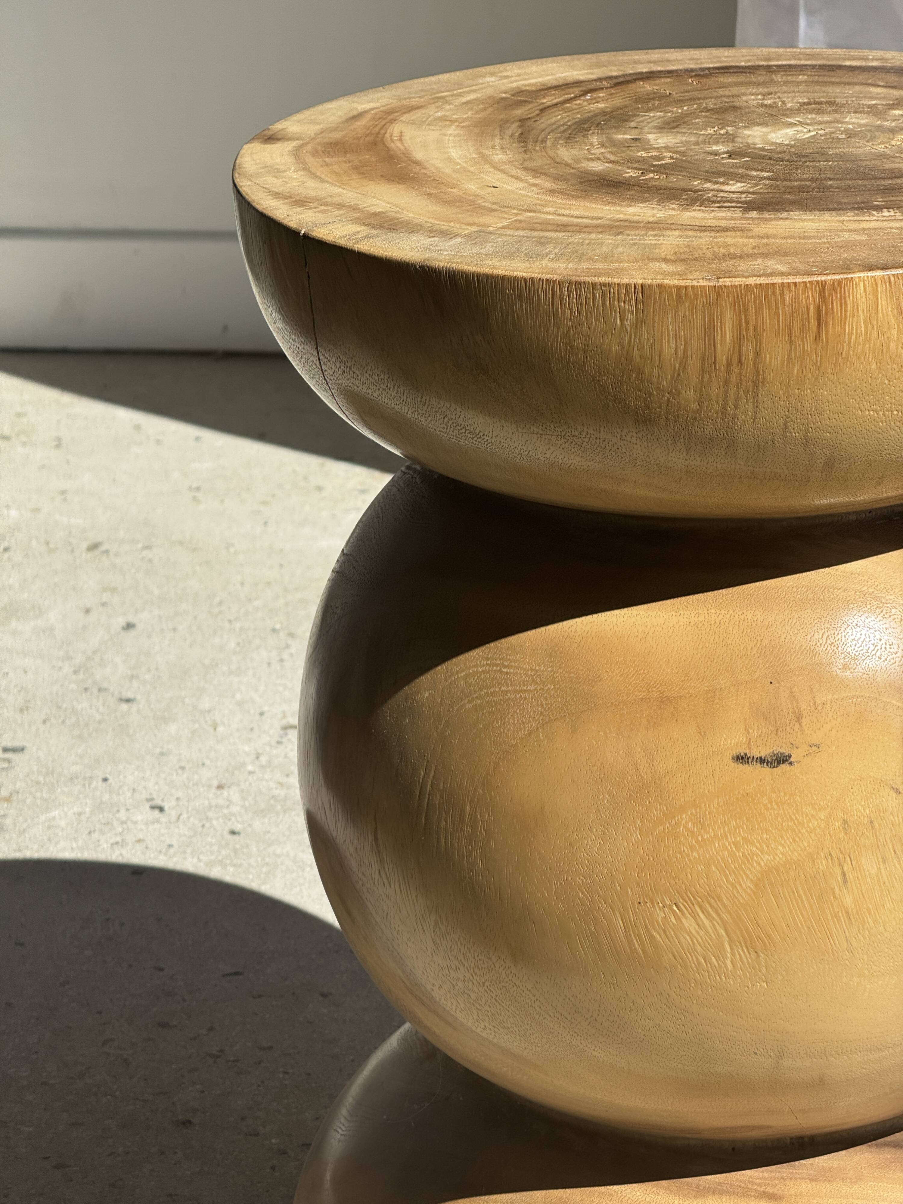 Stool, side table, end table in solid suar wood, spheres H50 D39.