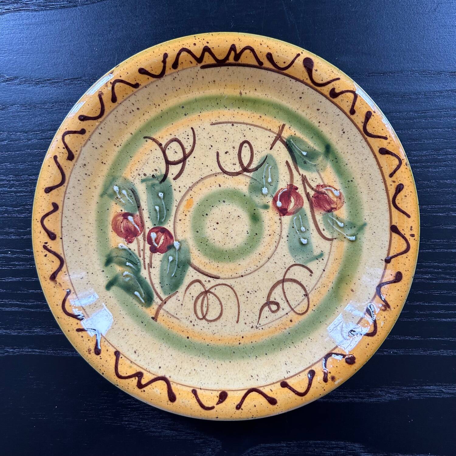 Small dish with Provençal decor