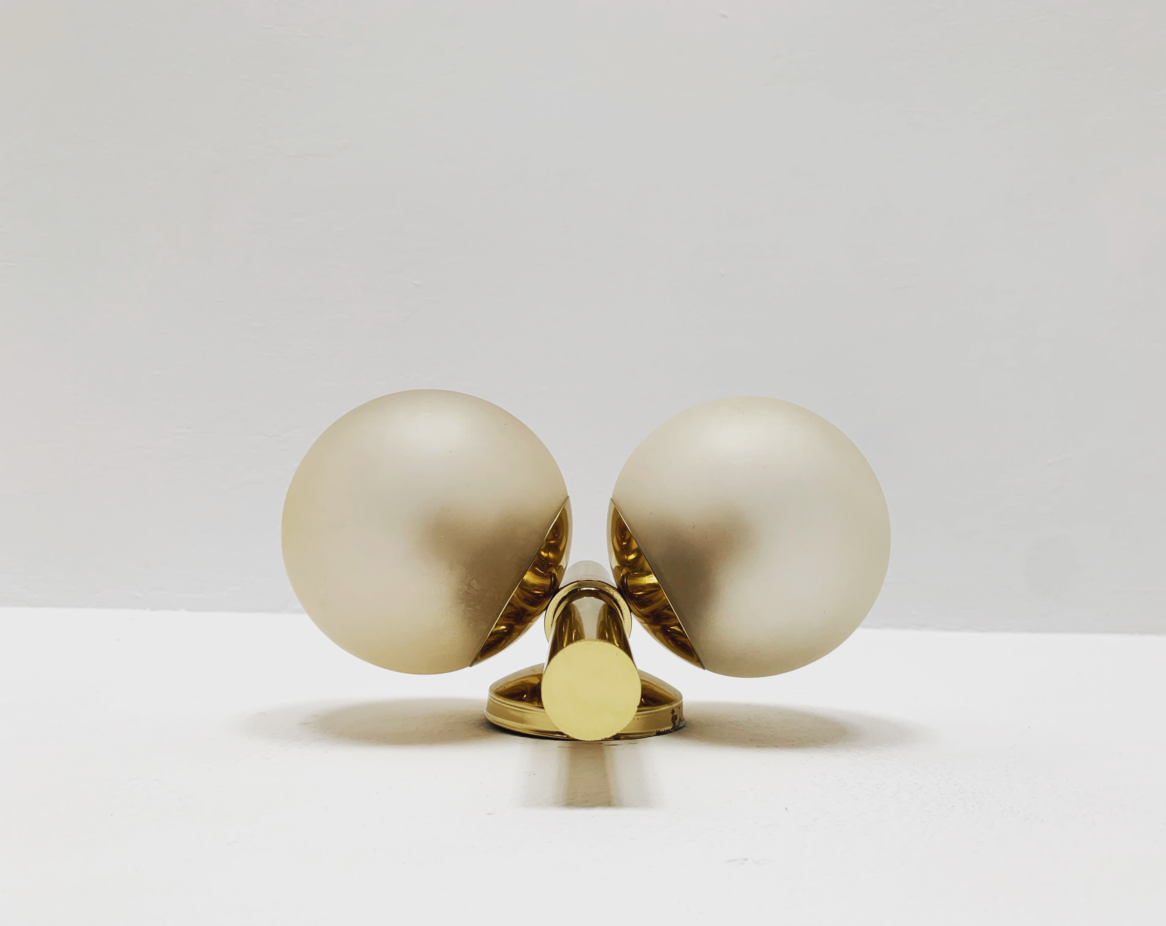 Golden Sputnik sconce by Kaiser Leuchten