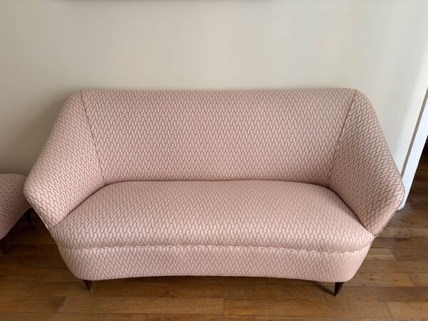 Canapé italien vintage années 1960 en tissu rose – Design organique