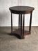 Table d'appoint Art Nouveau en acajou marron, circa 1920, lignes sculptées