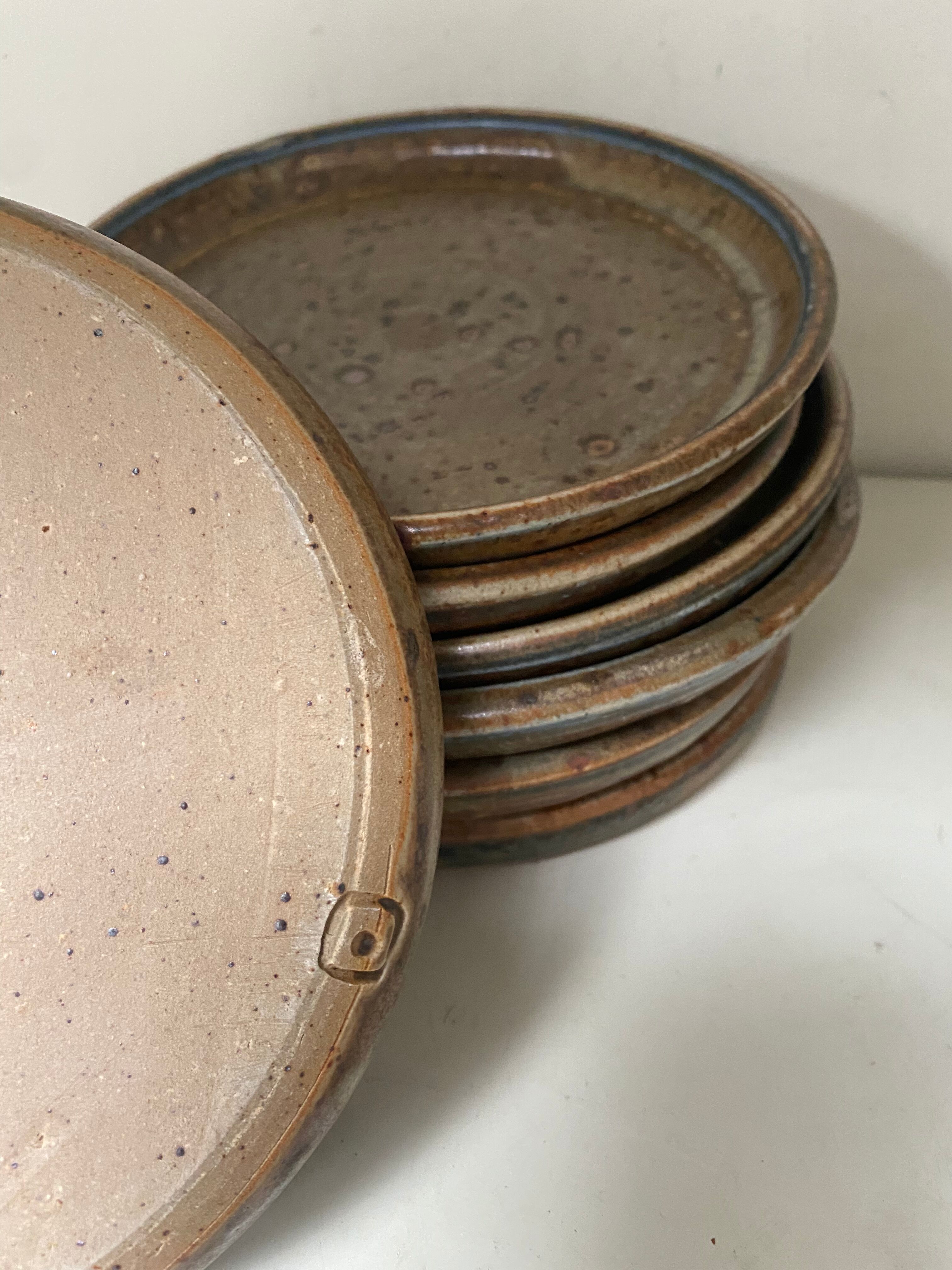 Set of 7 stoneware dessert plates