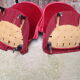 2 fauteuils crapauds velours rouge
