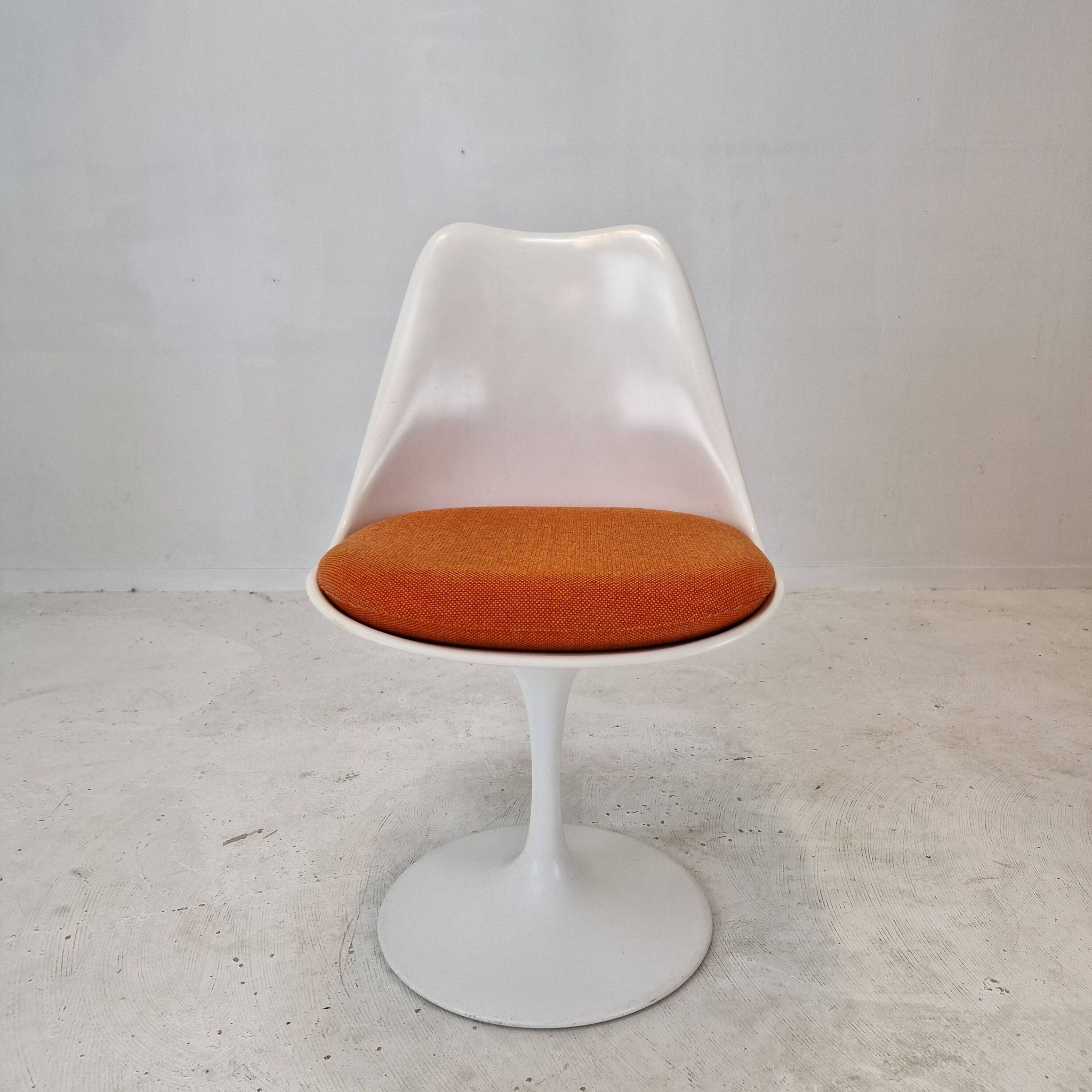 Knoll Marble Dining Table With 5 Chairs by Eero Saarinen, 1960s