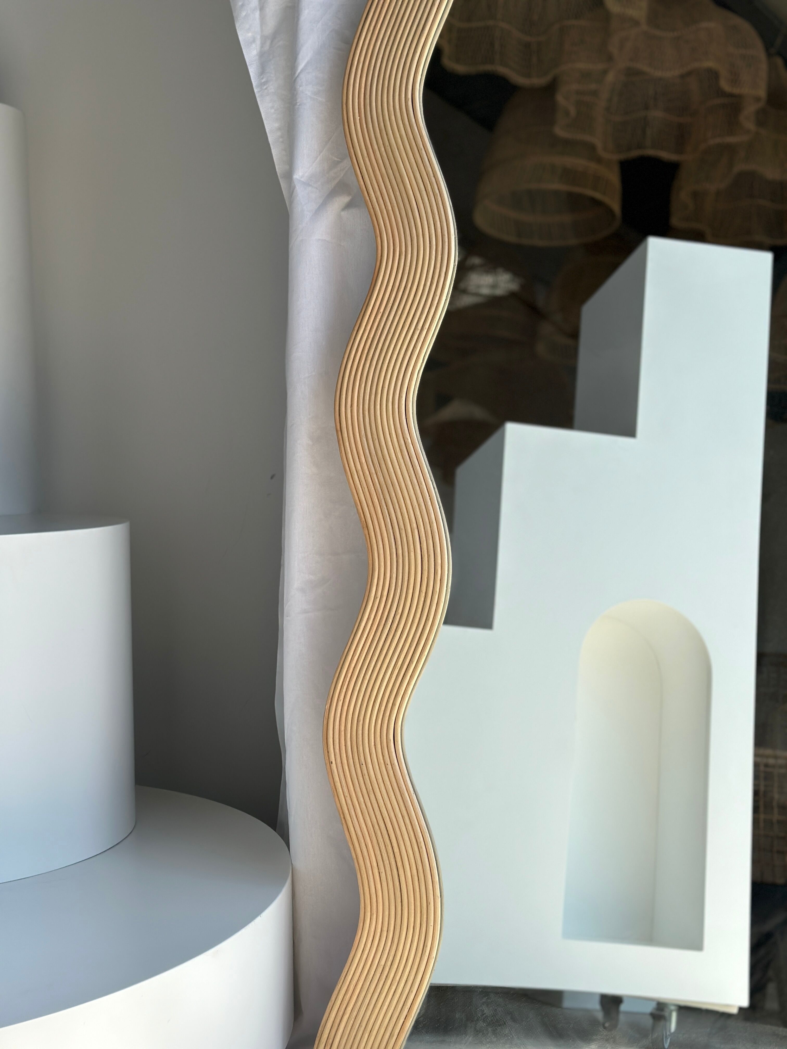 Zigzag rattan foot mirror H:182cm