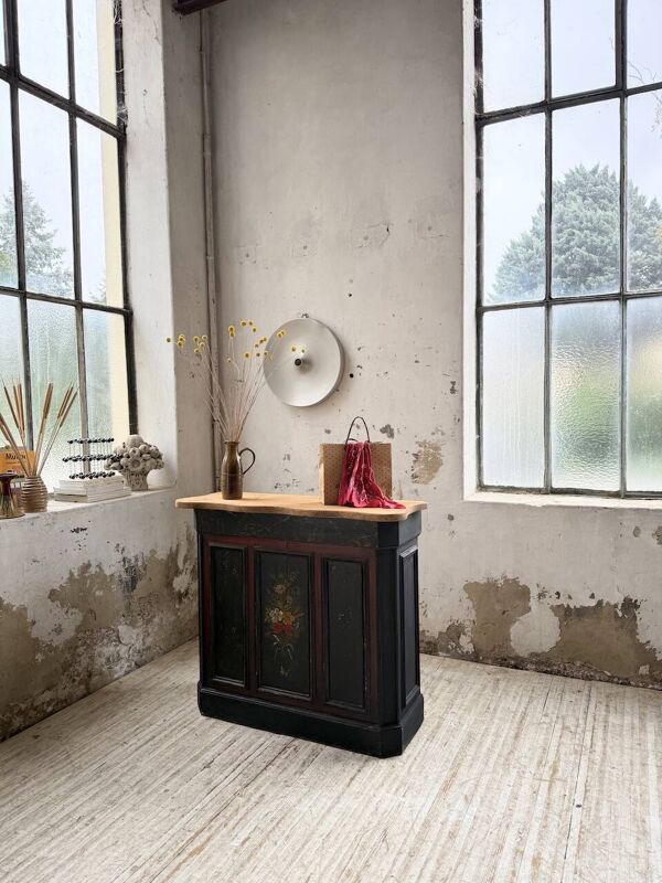 Comptoir de commerce, décor peint fleuri, 1920