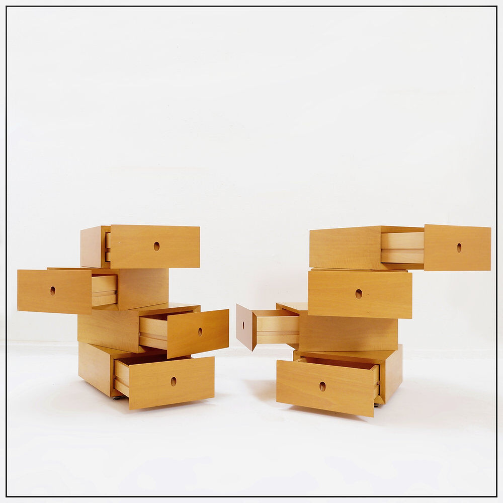 Paire de petits chiffonniers sculpturaux pivotants. Espagne, années 1990.