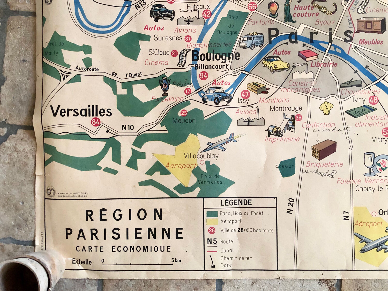 Old school map of Paris