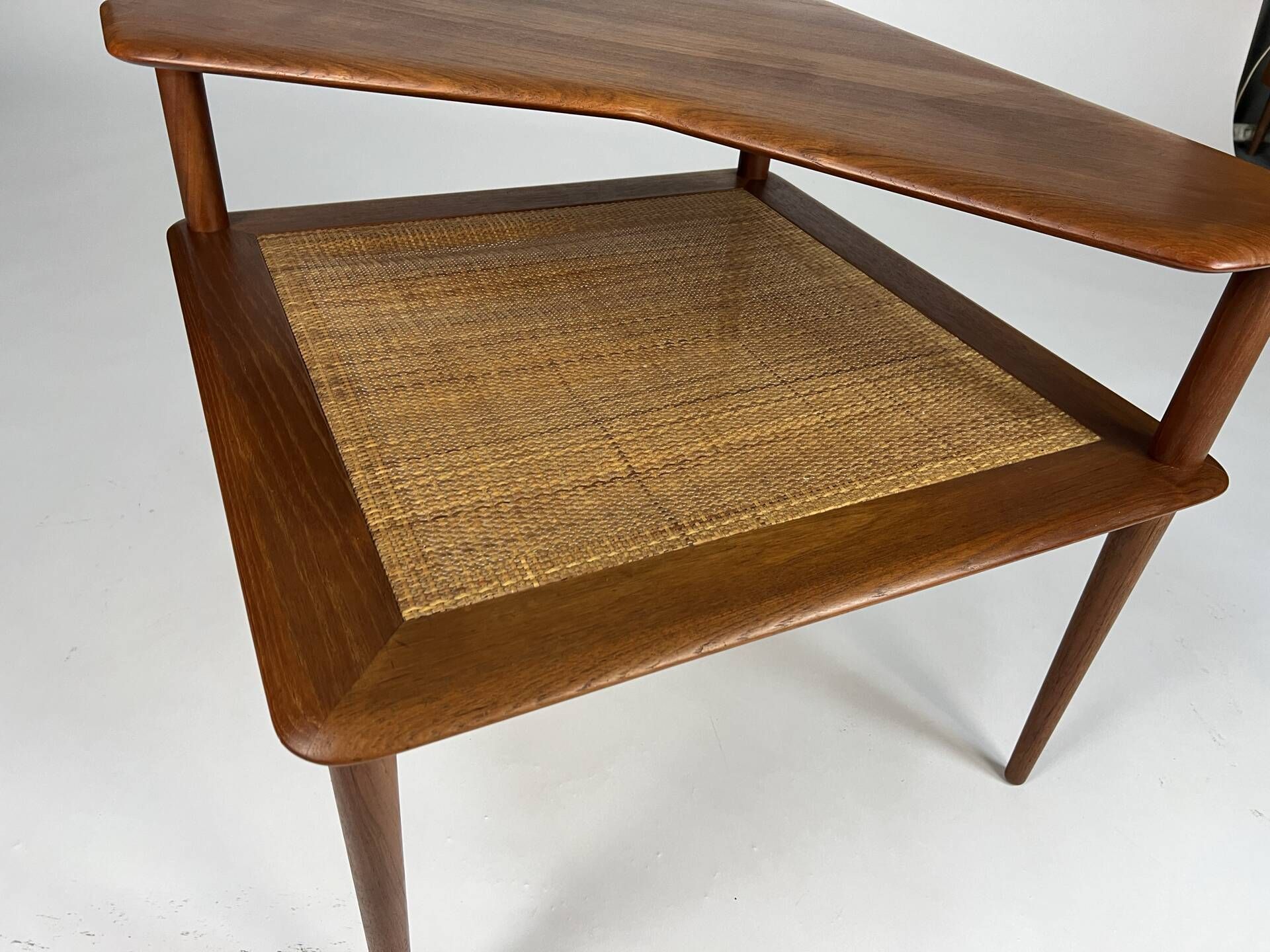 Table basse d'angle Minerva en teck Hvidt Mølgaard-Nielsen danoise