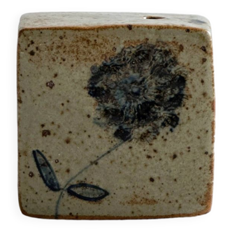 Vase with blue thistle herbarium flowers with incisions. Vallauris Suzanne Dauliach.