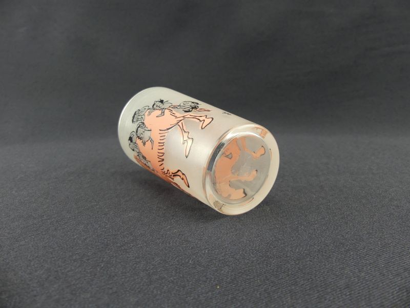 Glass illustrated by Cabu on the theme of the circus, camel ride, pink