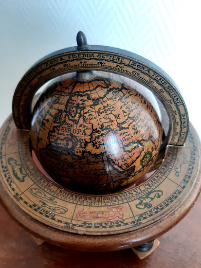 Vintage desktop world map