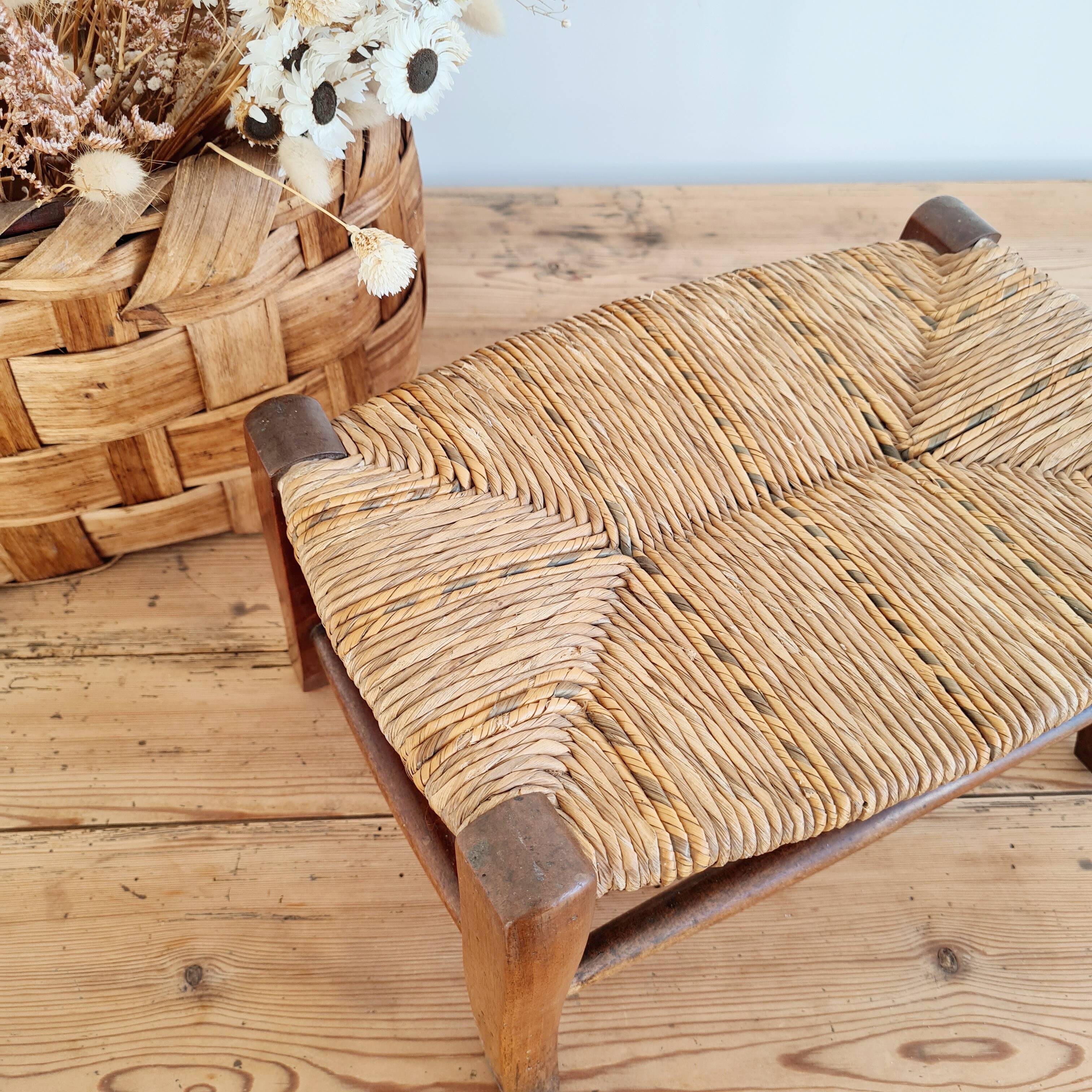 Mini banc en bois et paille