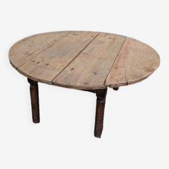 Round low folding table