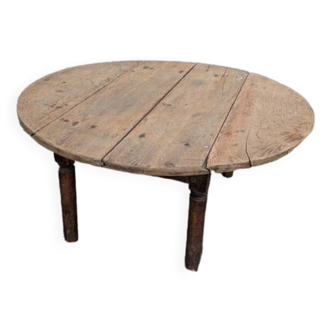 Round low folding table