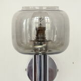 Paire d'appliques murales métal chromé et globe verre fumé, seventies