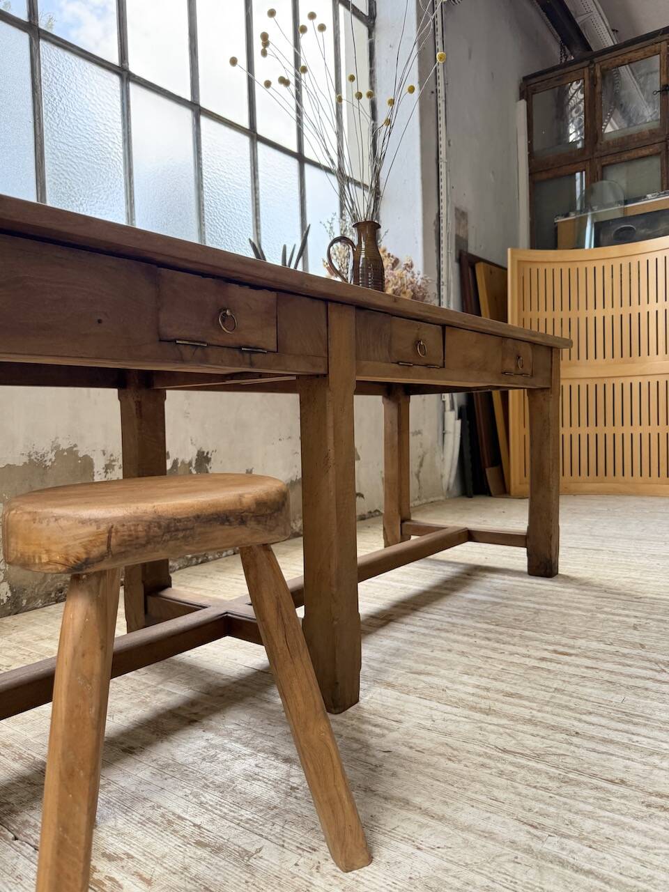 Antique farmhouse or drapery table in walnut, 1900 XL