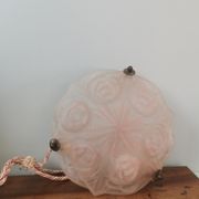 Suspension lampe en verre moulé pâte de verre rose vintage