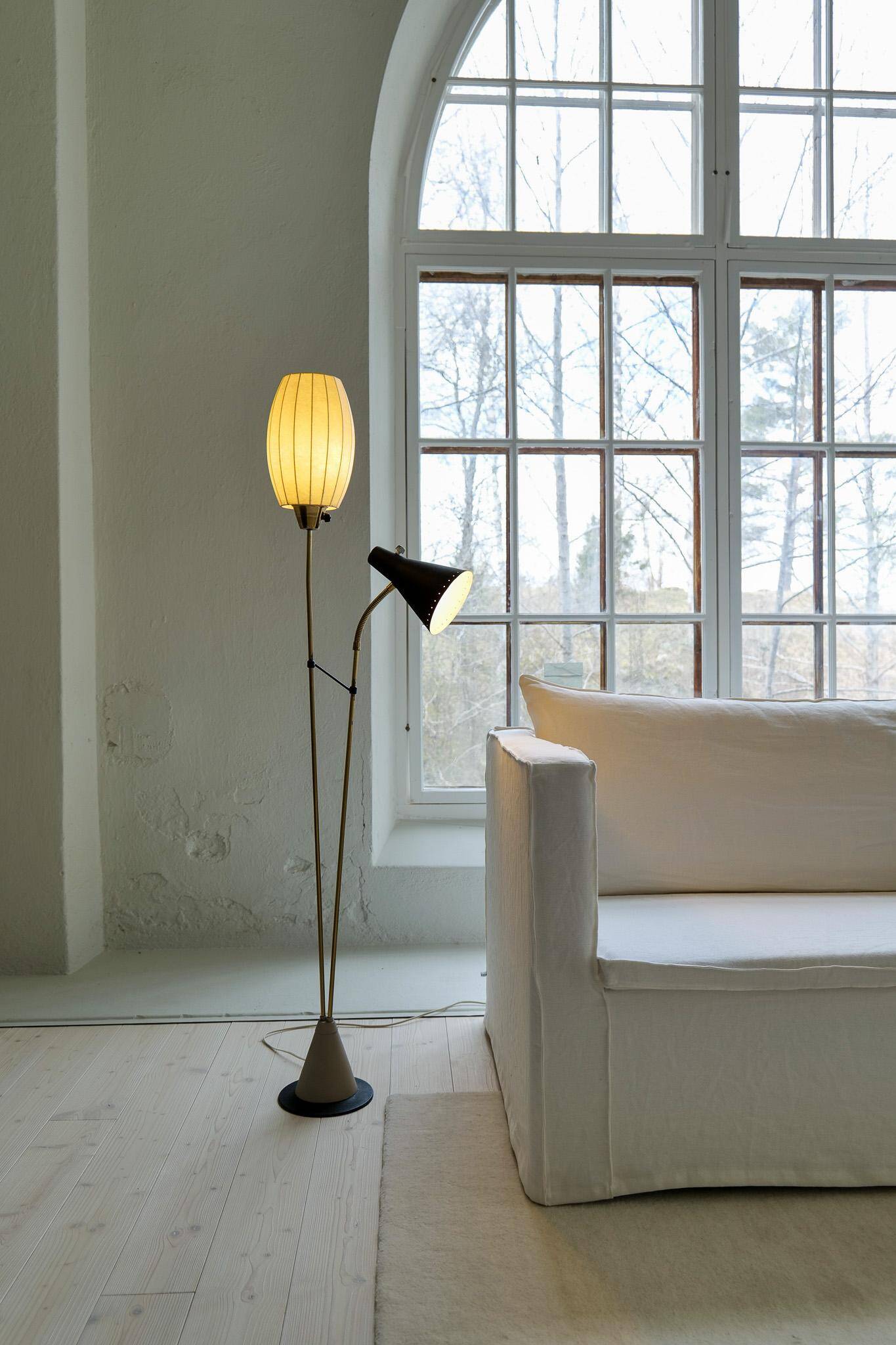 Mid-century floor lamp attributed to Hans Bergström for Ateljé Lyktan, Sweden 1950.