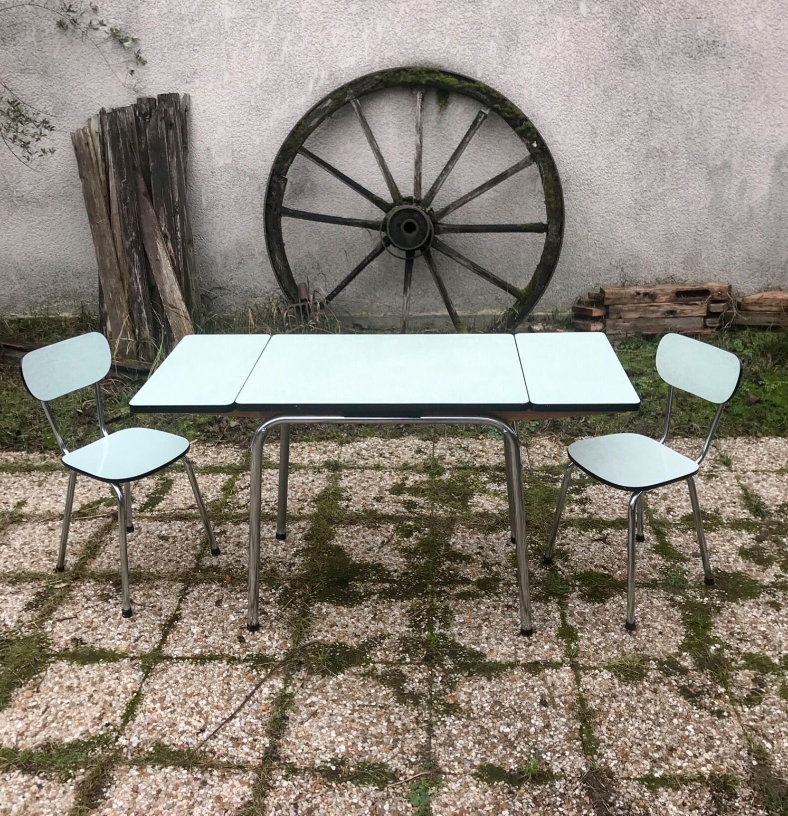 Table and chairs in water green formica