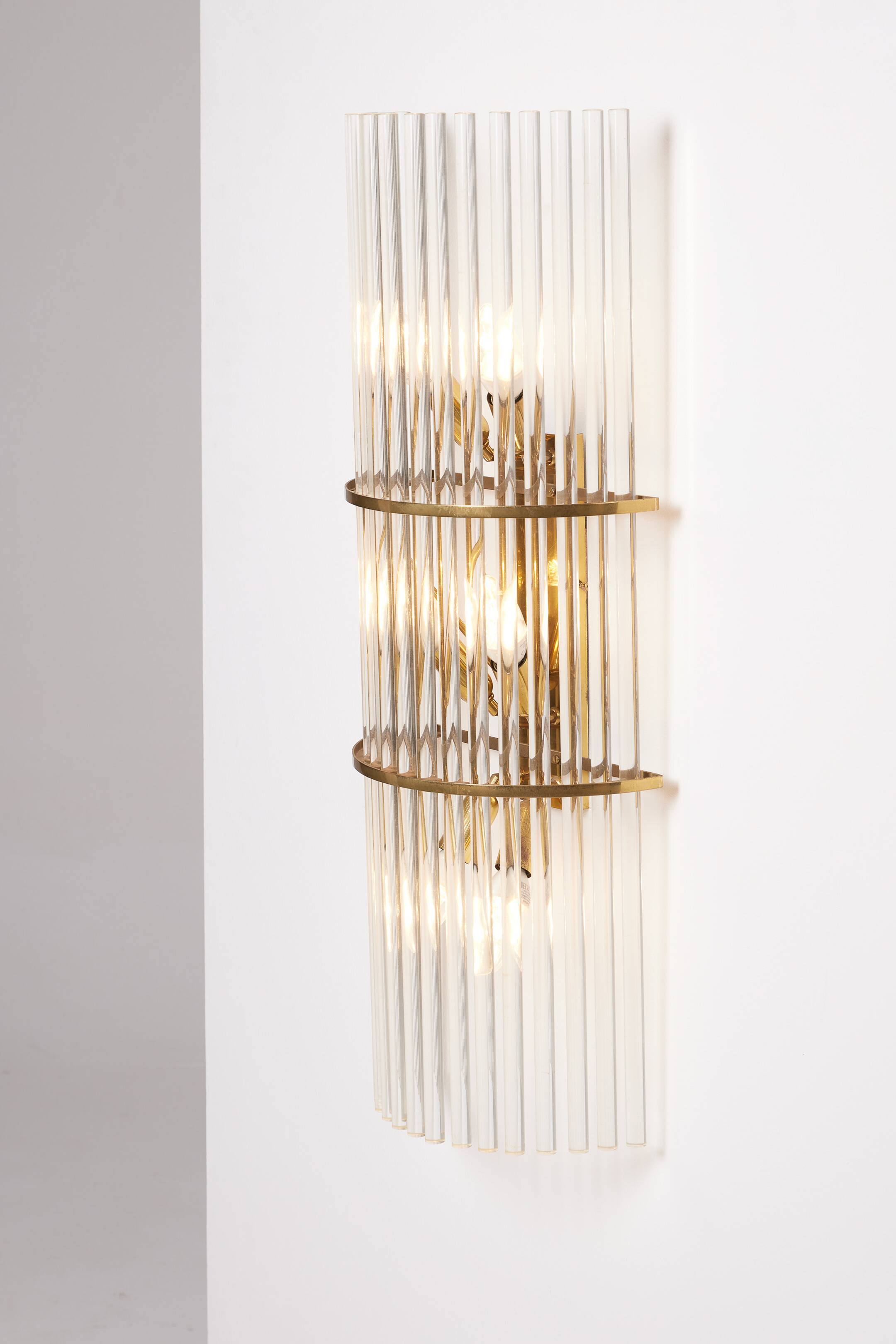 Applique en laiton et verre, 1970s