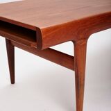 Extendable coffee table designed by Johannes Andersen for Uldum Møbelfabrik, Denmark, 1960s.