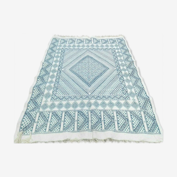 Blue and white Moroccan Berber kilim in 160x233cm hand made wool rug