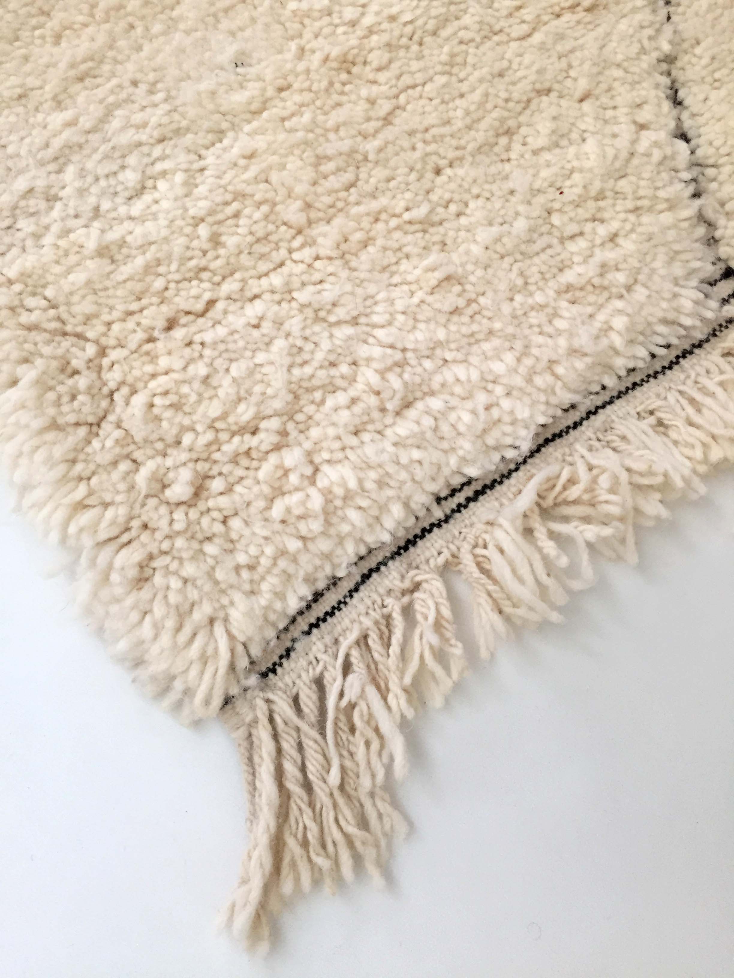Moroccan Berber carpet blessed ouarain ecru with black diamonds engraved 300x202cm